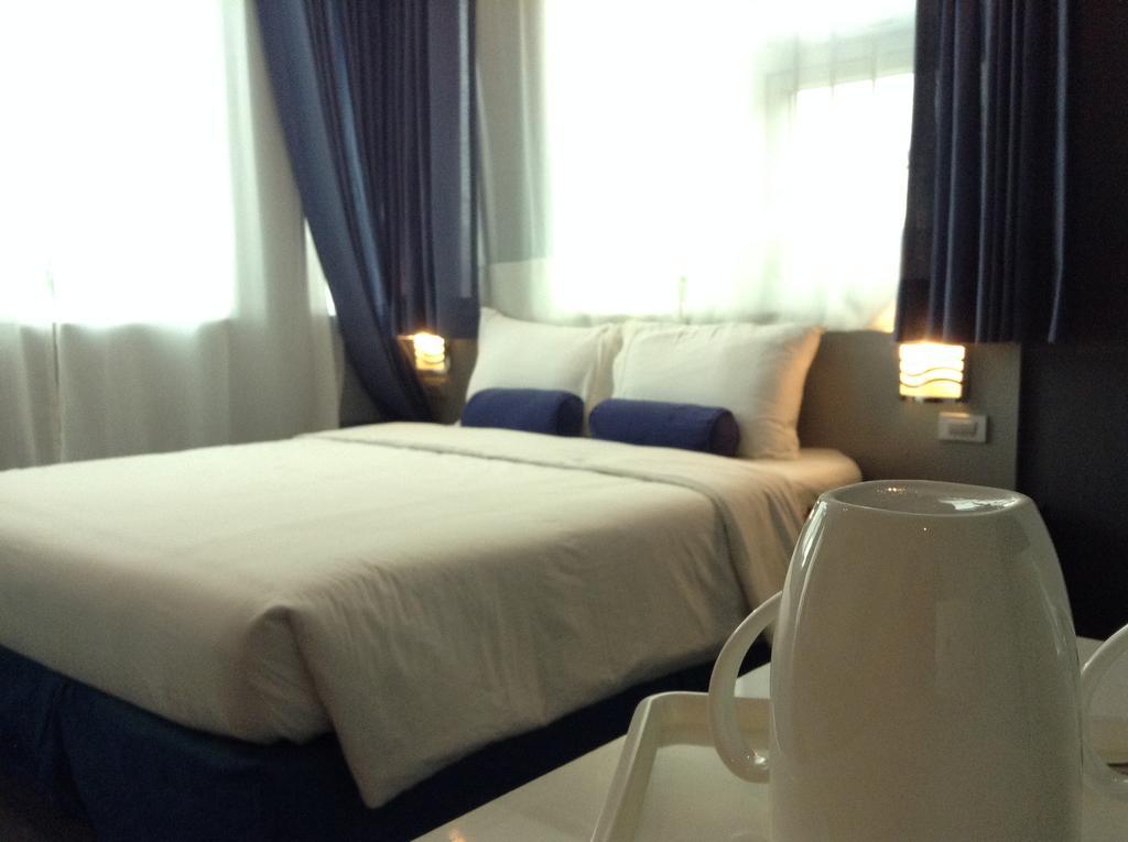 Li Nakpil Hotell Manila Exteriör bild