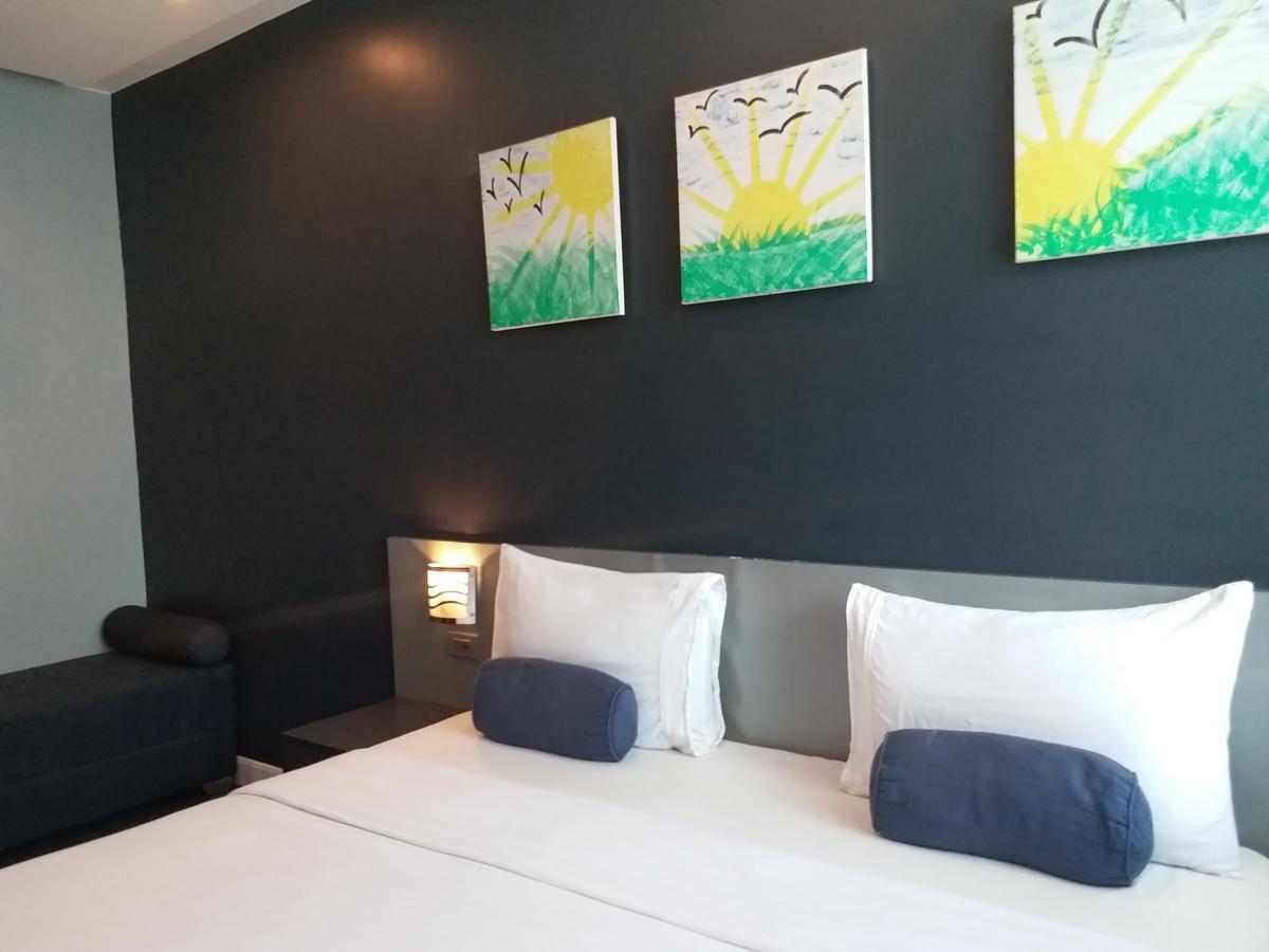Li Nakpil Hotell Manila Exteriör bild